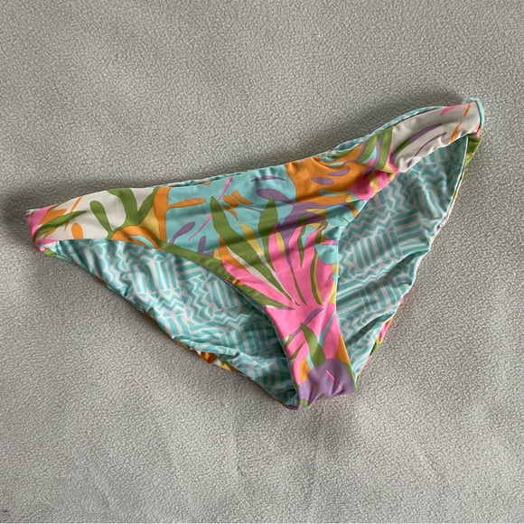 Billabong Other - NWT New Billabong Floral Geometric Dreamland Reversible Low Rider Bikini Bottom